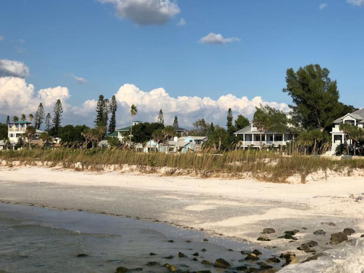 Cottage- Pass A Grille- Steps To * St. Pete Beach