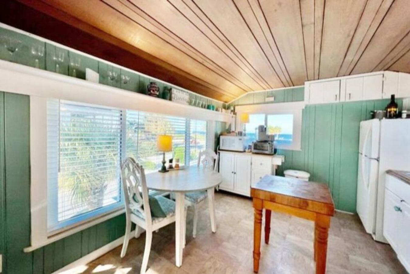 Cottage- Pass A Grille- Steps To