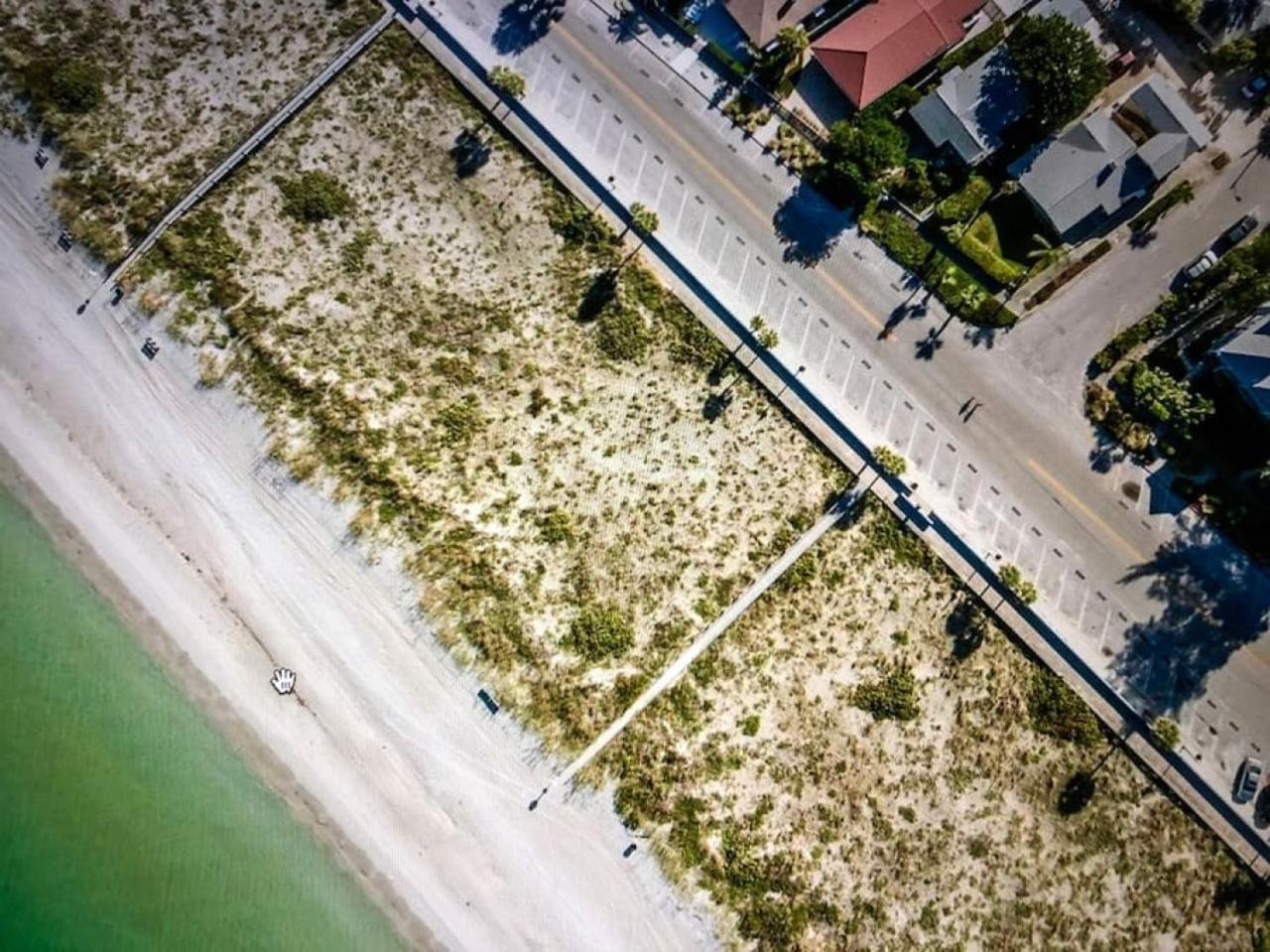 Beachfront- Quaint Front House Pass A Grille * St. Pete Beach