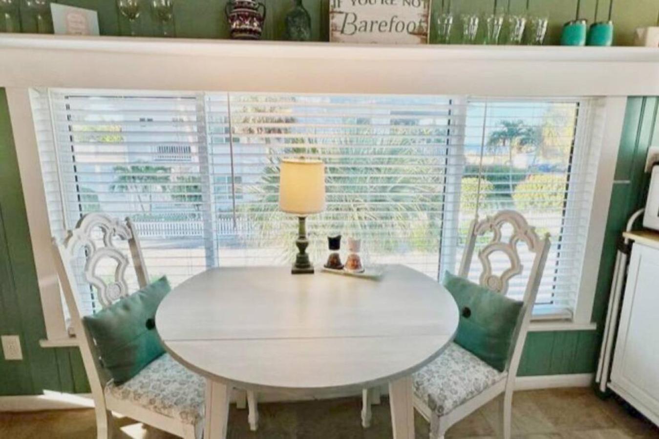 Country house Cottage- Pass A Grille- Steps To St. Pete Beach