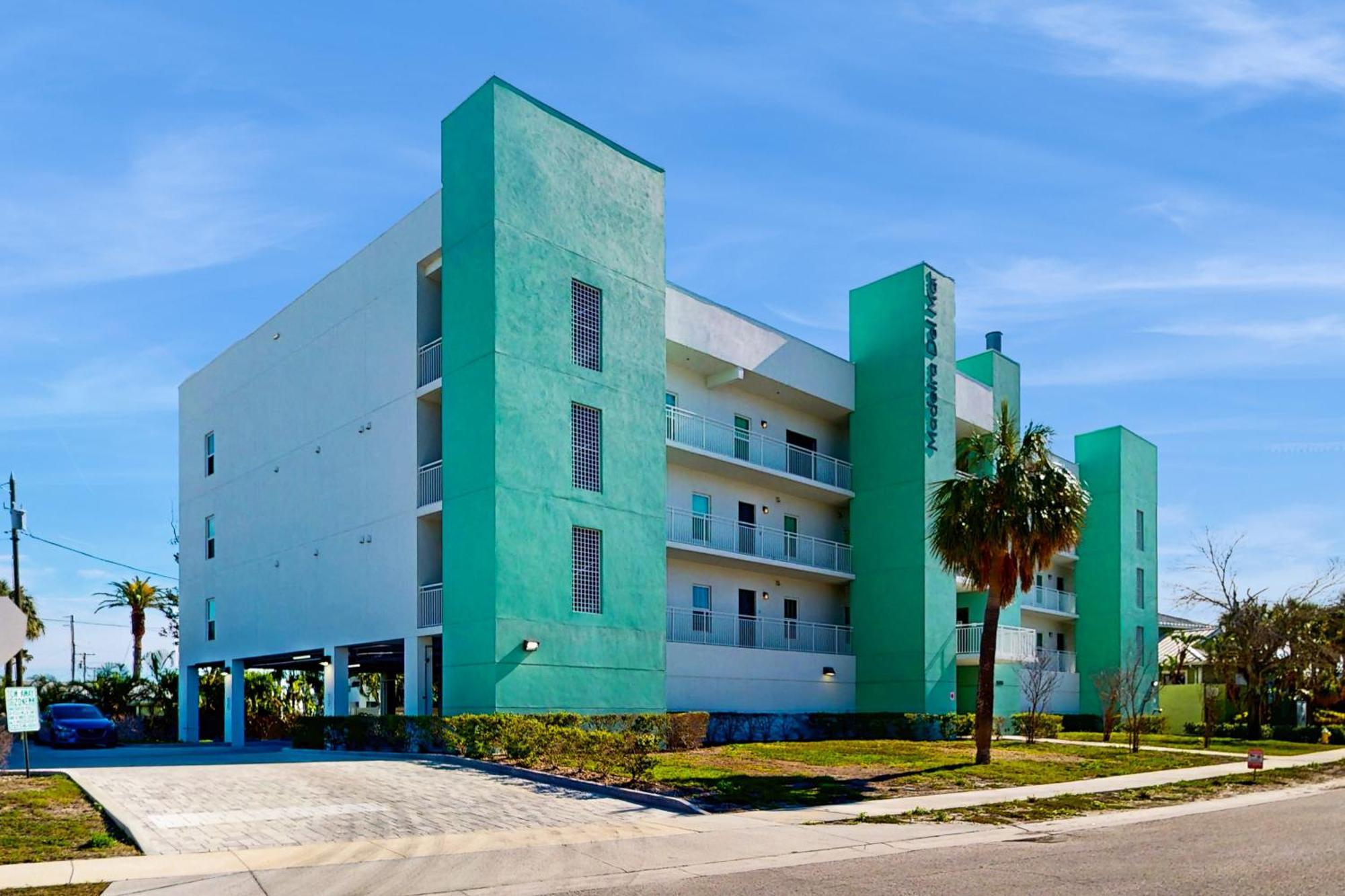 Mad Hideaway Apartment St. Pete Beach