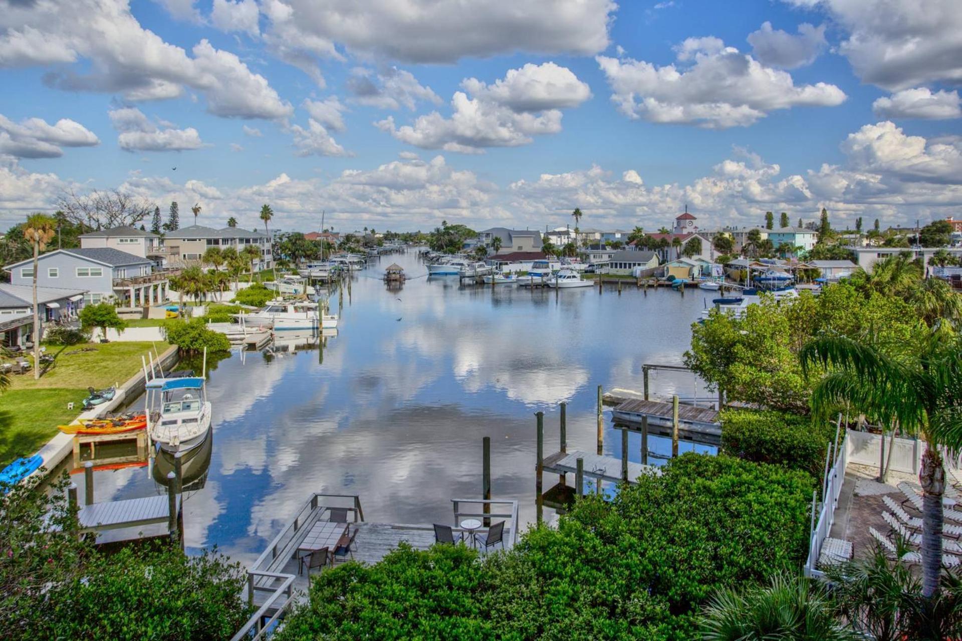 303 - Skyline - The Perky Pelican * St. Pete Beach