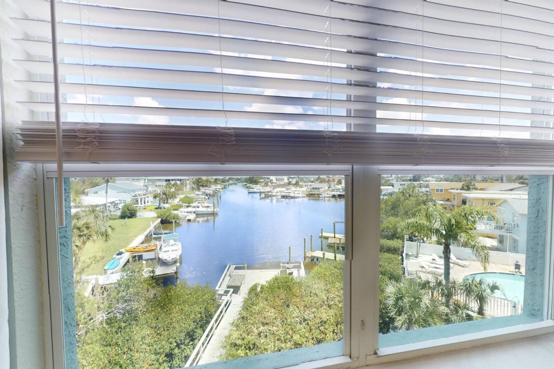 Holiday home 303 - Skyline - The Perky Pelican *