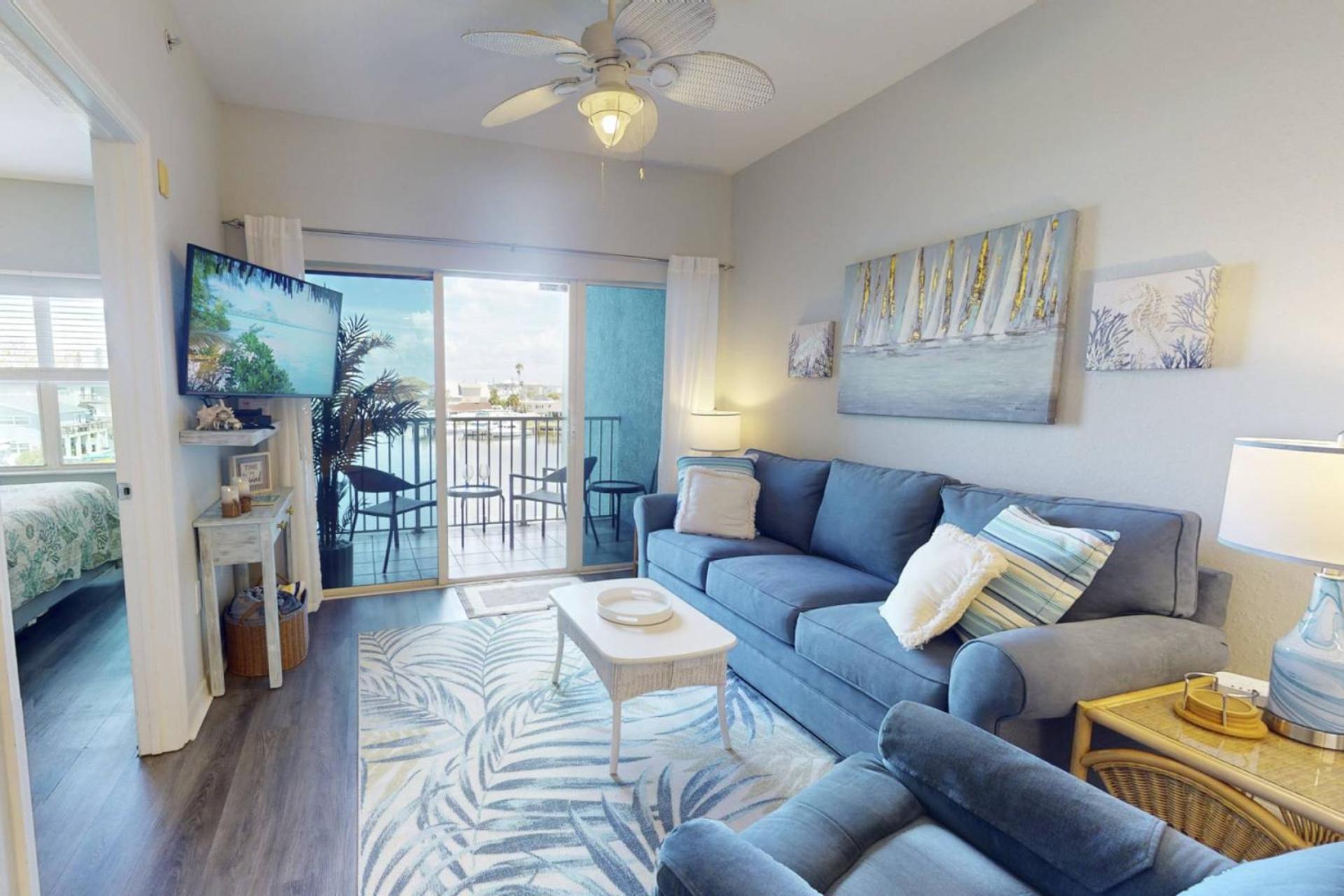 303 - Skyline - The Perky Pelican Holiday home *