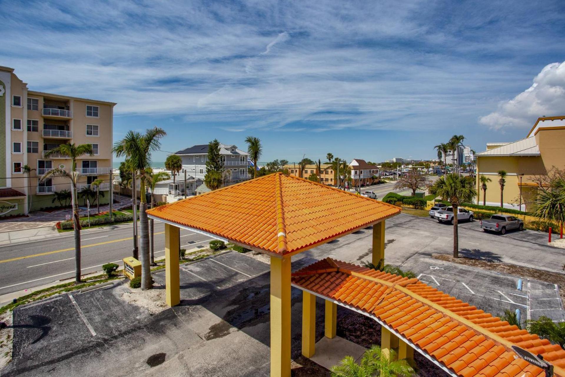 203 - Palms Of Treasure Island *