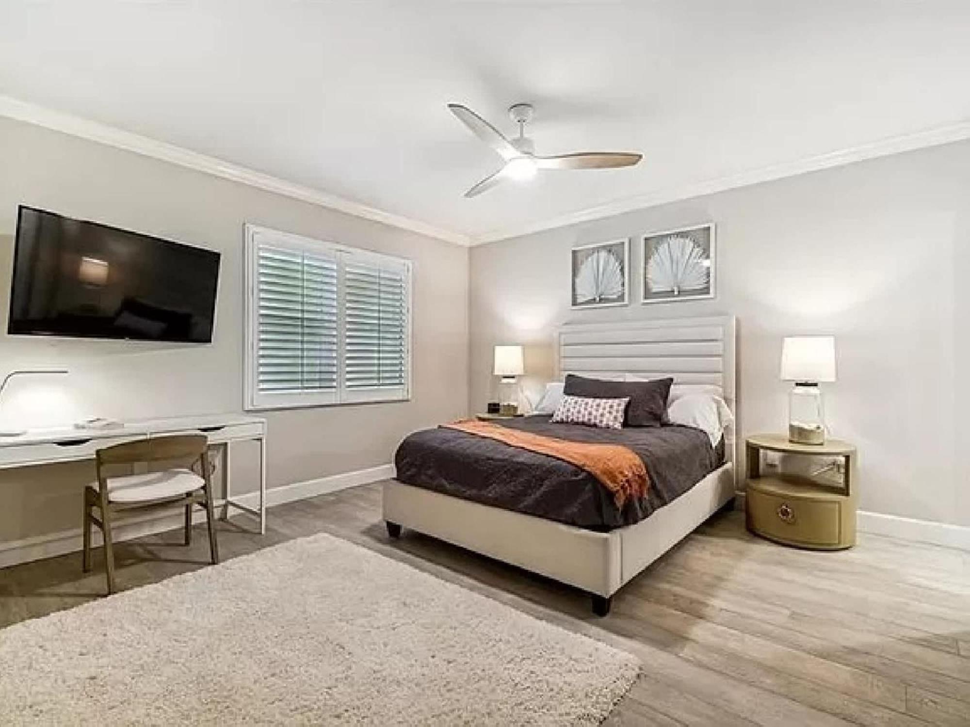 Relaxing Beachfront In North Redington *