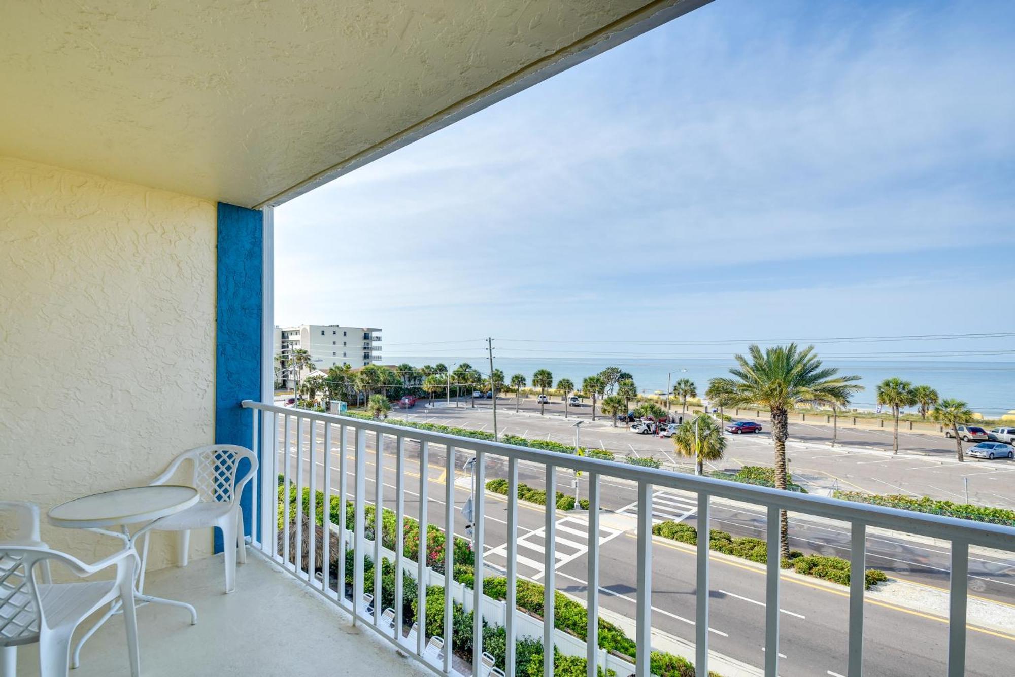 Coastal With Balcony Walk To Madeira Beach! *