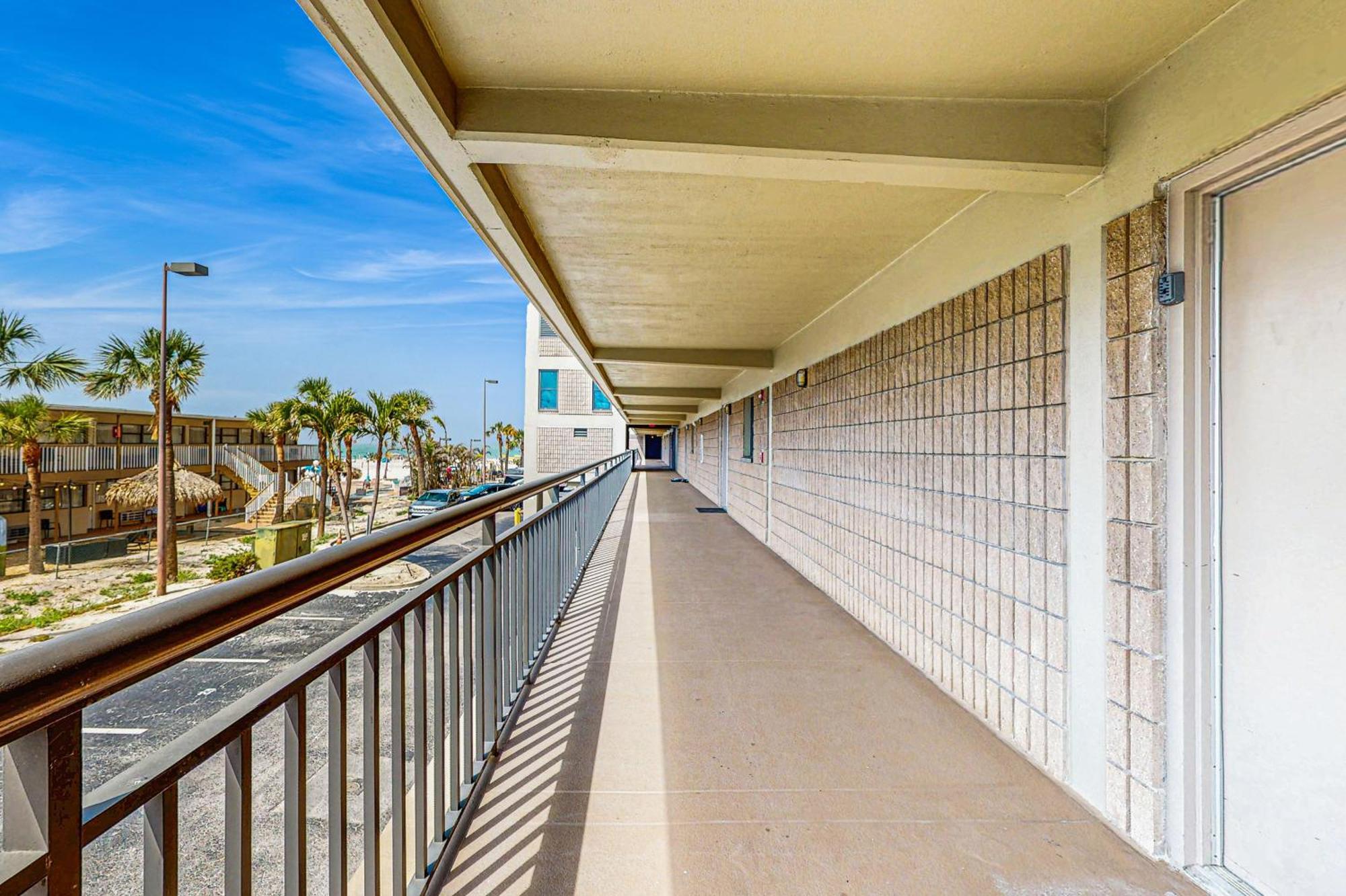 Gulf 207 Apartment *