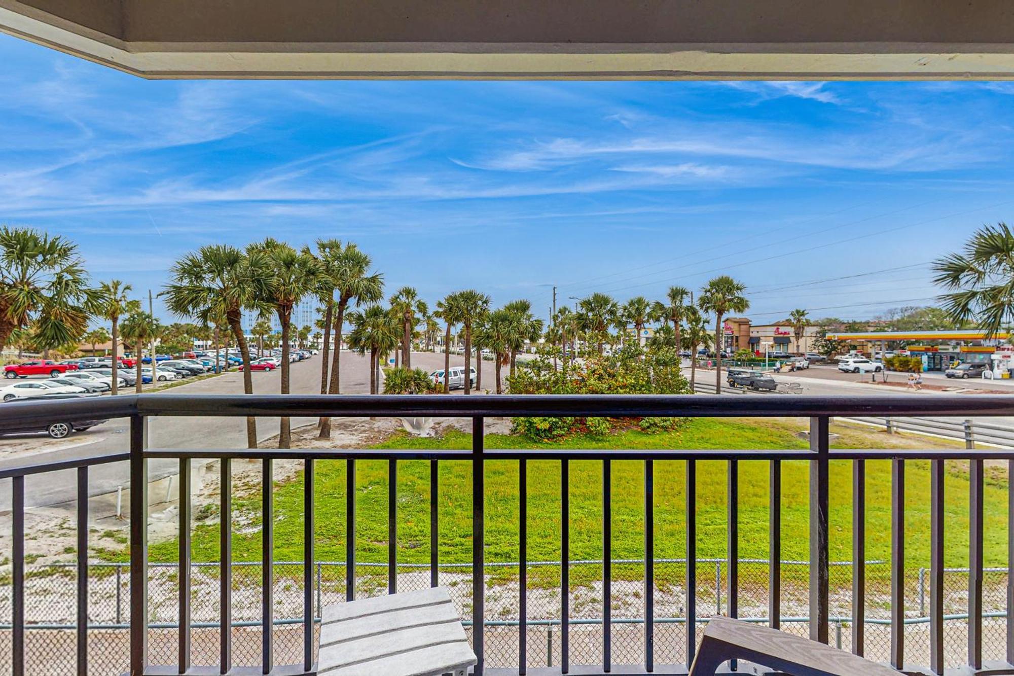 Gulf 207 * St. Pete Beach