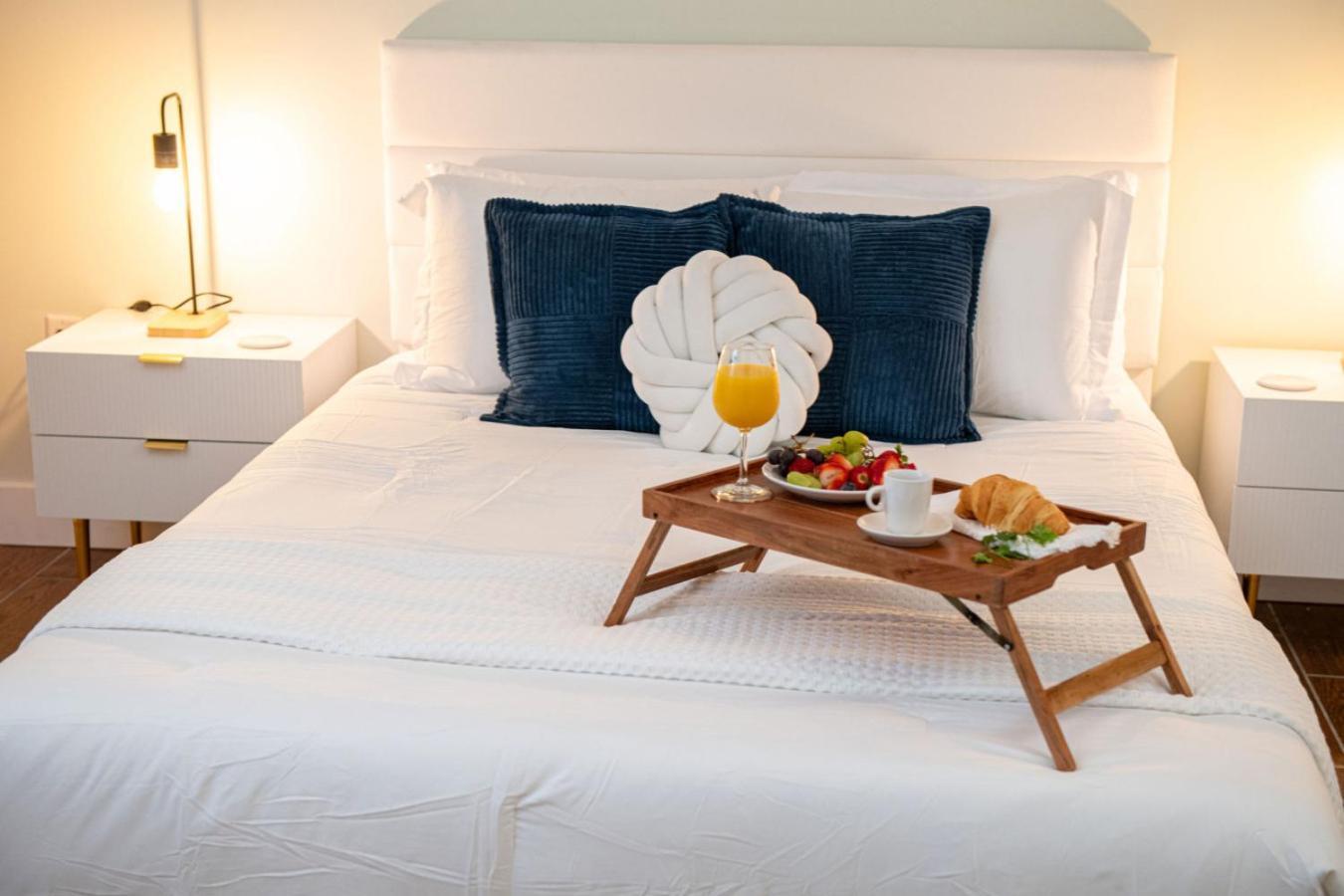 Hotel Steps To Beach, Heated Pool, 2 Queen Beds, 2ba *