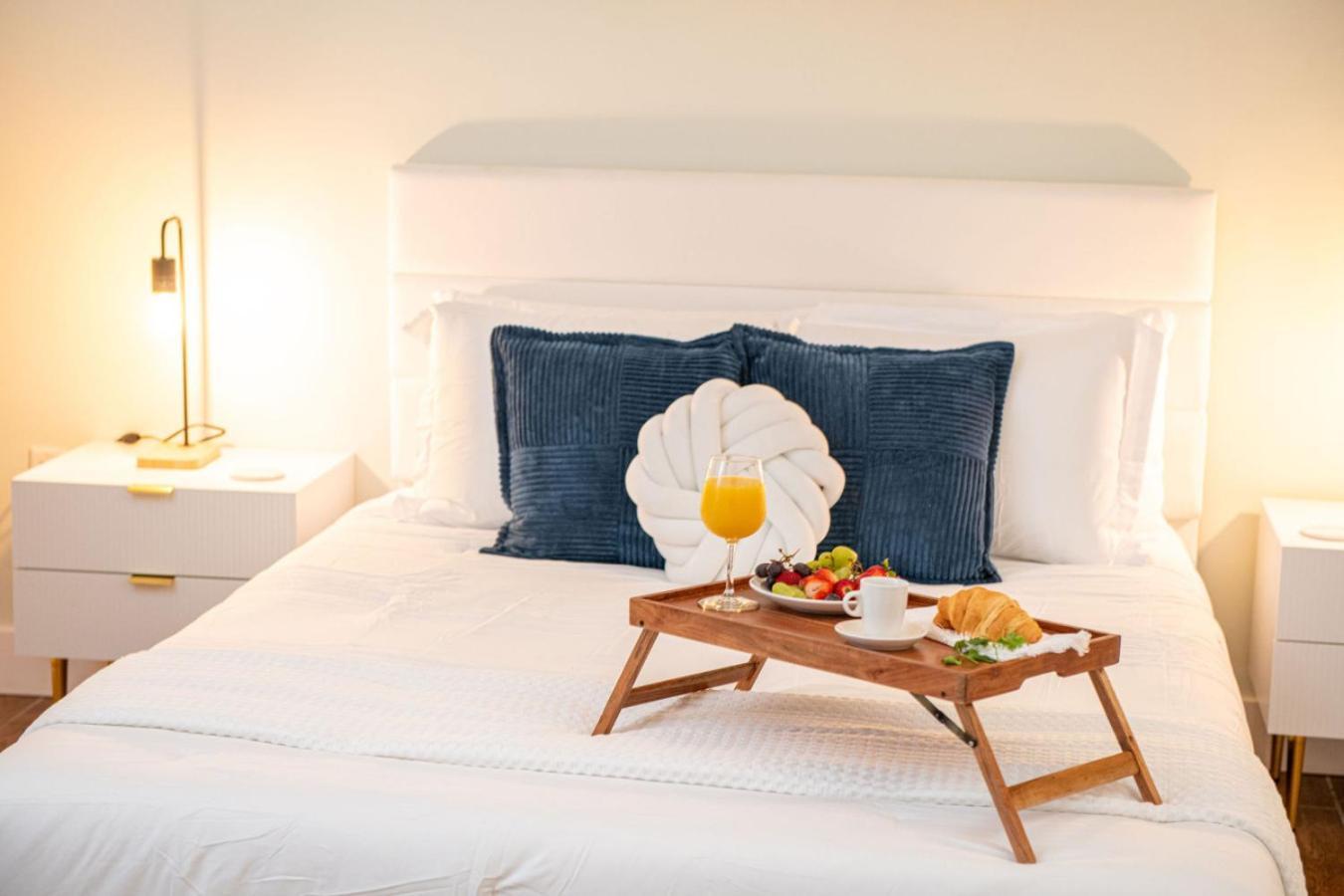 Steps To Beach, Heated Pool, 2 Queen Beds, 2ba Hotel