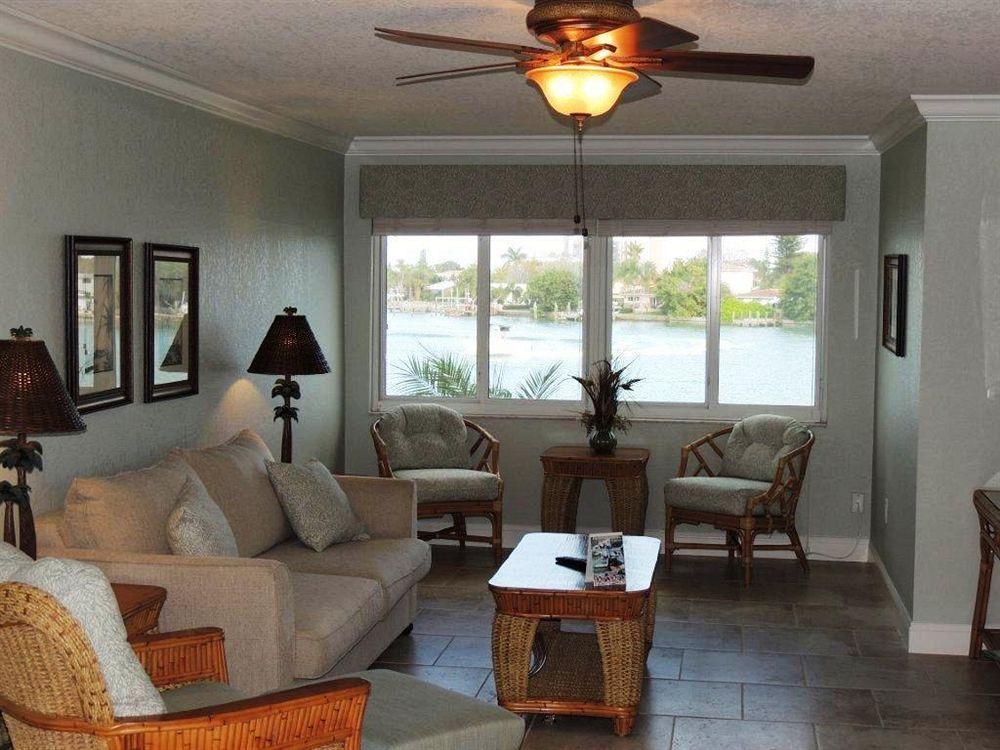 Westwinds Waterfront Aparthotel 3*