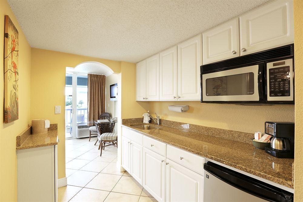 Hotel Barefoot Club 3*