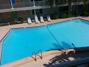 Motel Island House 2*