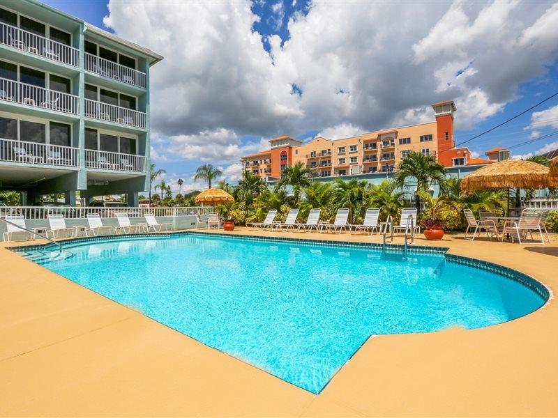 Hotel Barefoot Club 3*