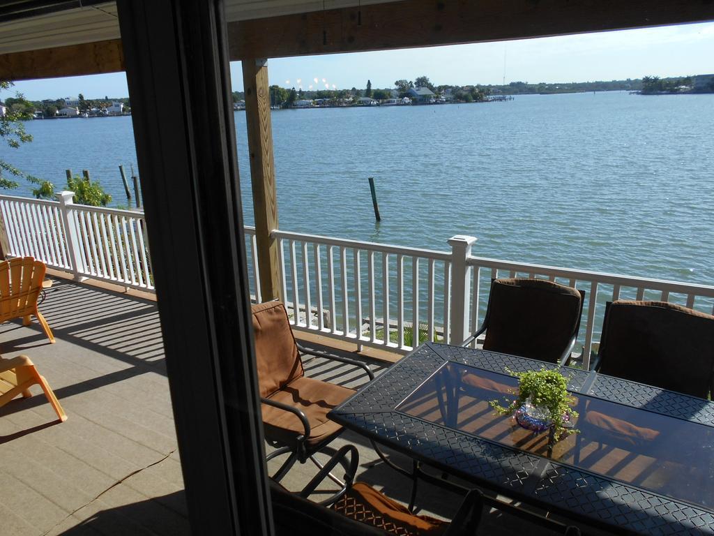 3000 Sq Ft And Bay Apartment
