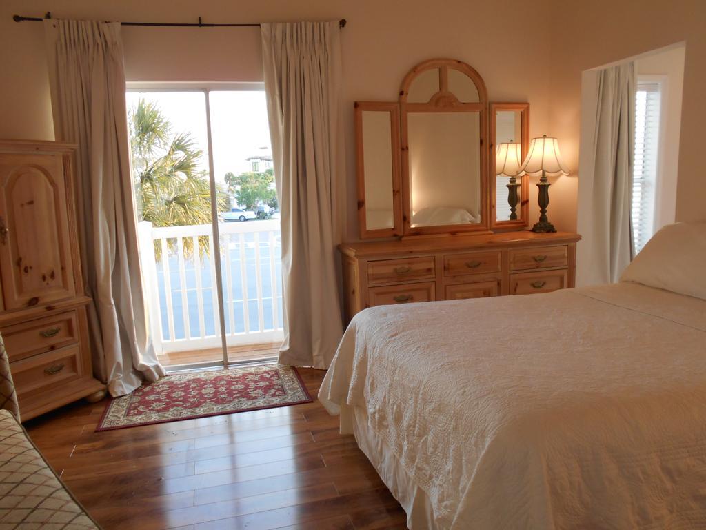 3000 Sq Ft And Bay St. Pete Beach