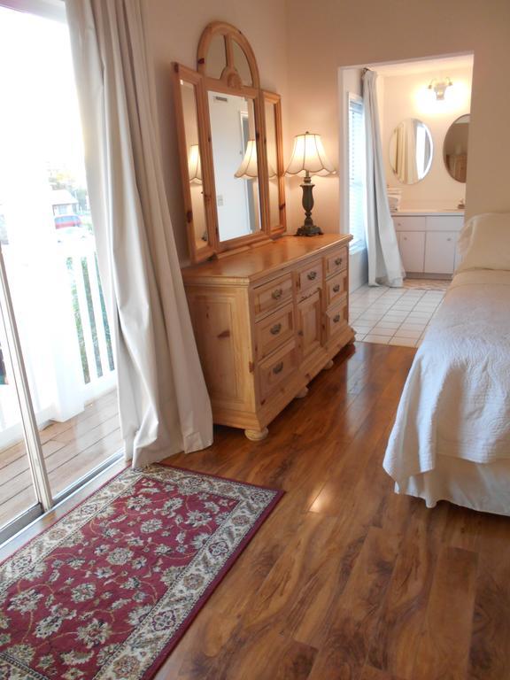 3000 Sq Ft And Bay *