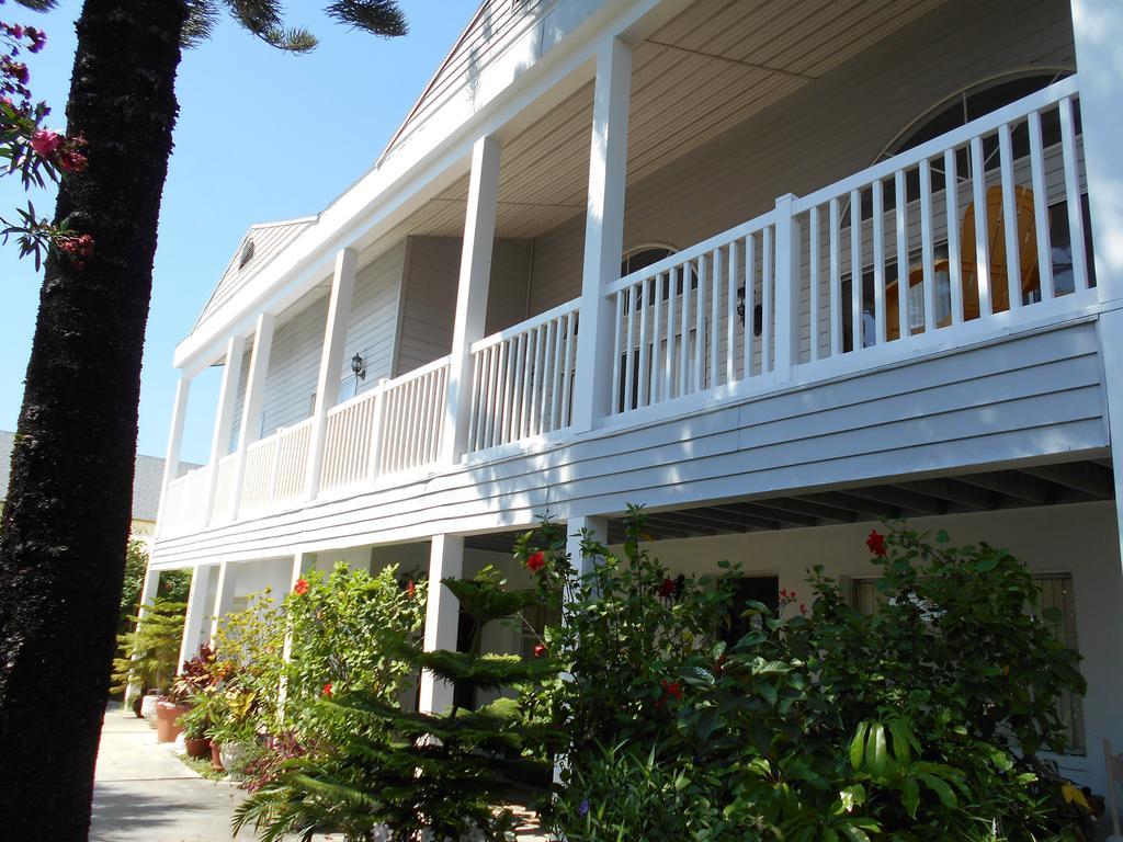 3000 Sq Ft And Bay *