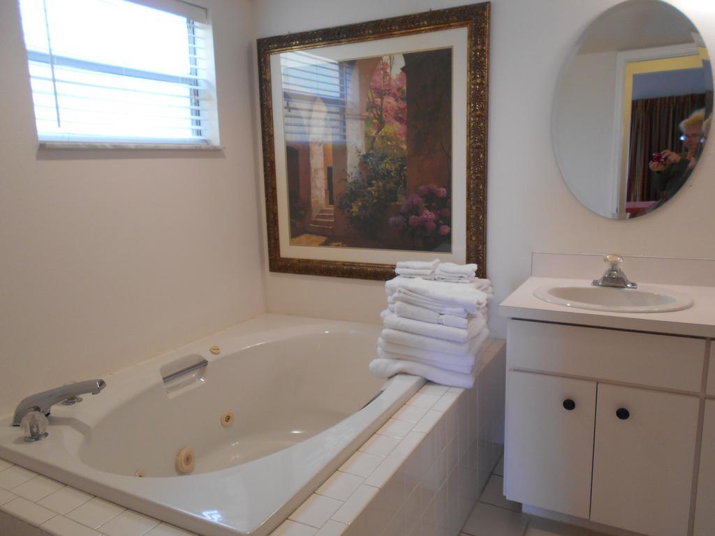 3000 Sq Ft And Bay Apartment *