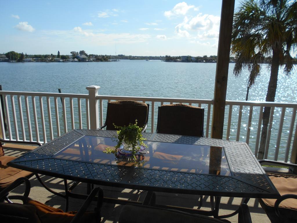 3000 Sq Ft And Bay *