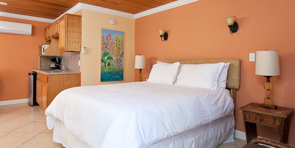 Hotel On The Beach 2*