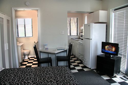 Sabal Palms Inn 2*