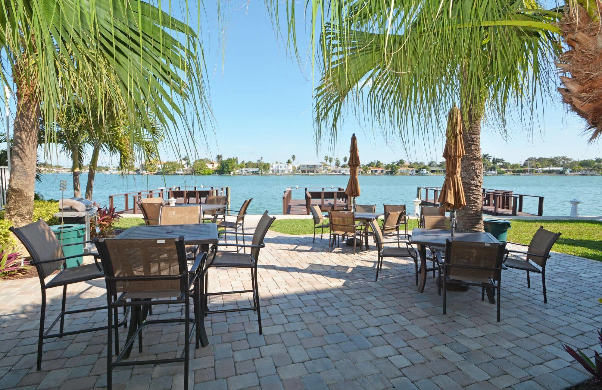 Westwinds Waterfront 3*