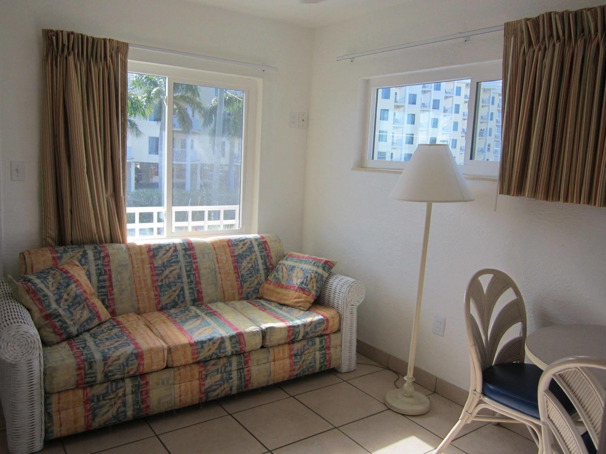 Inn The House - Treasure Island St. Pete Beach