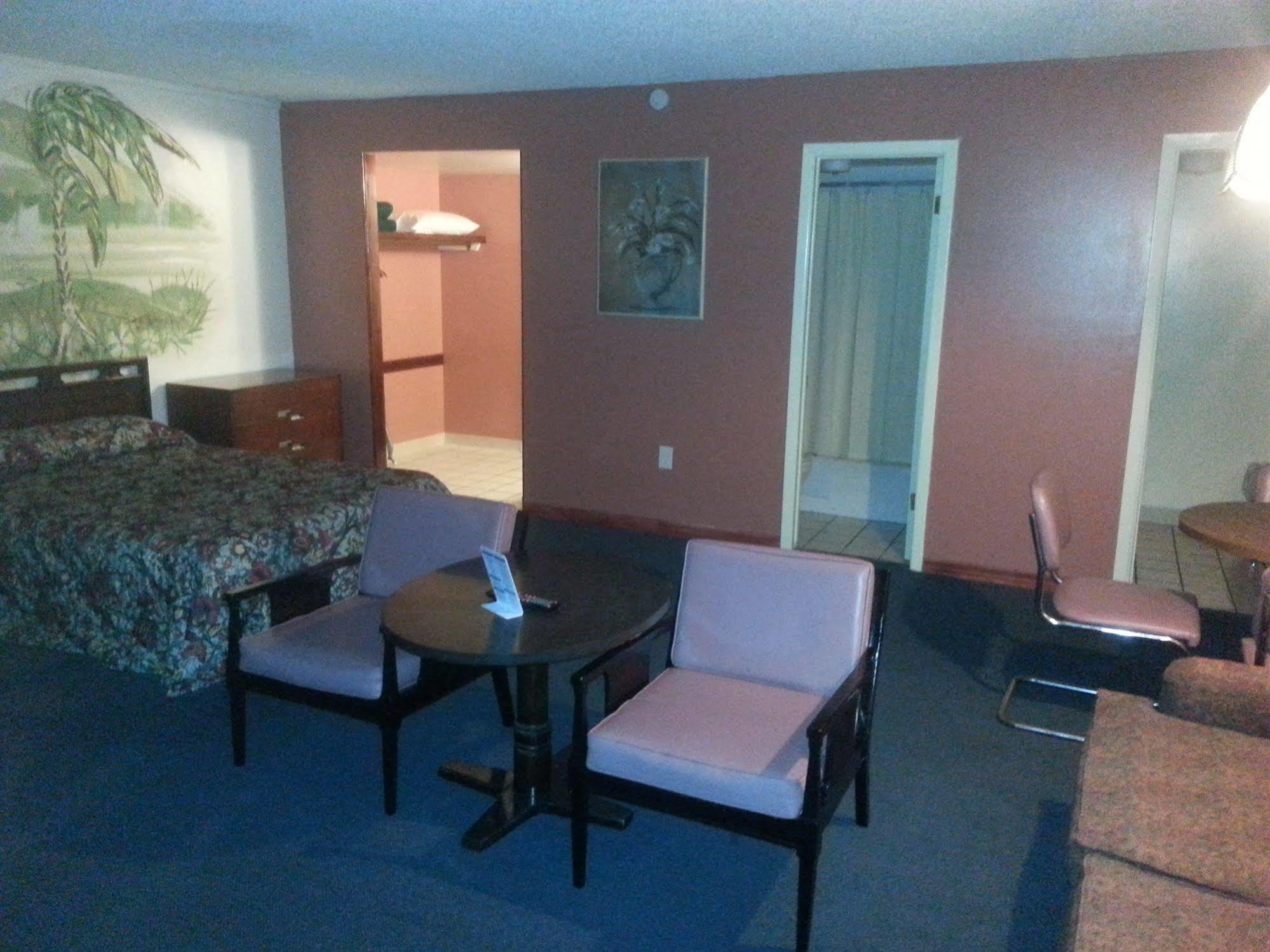 Island House 2*