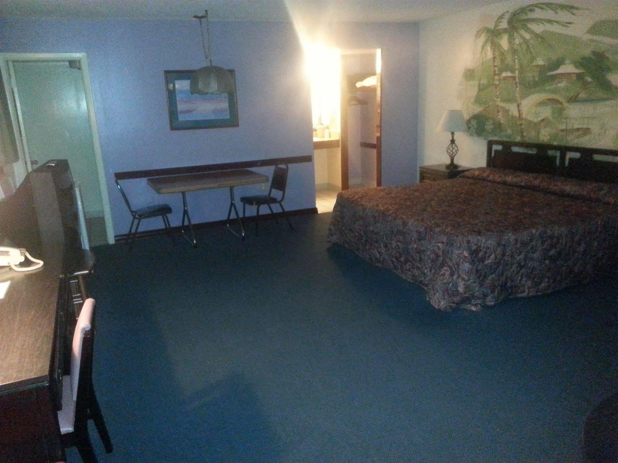 Island House Motel