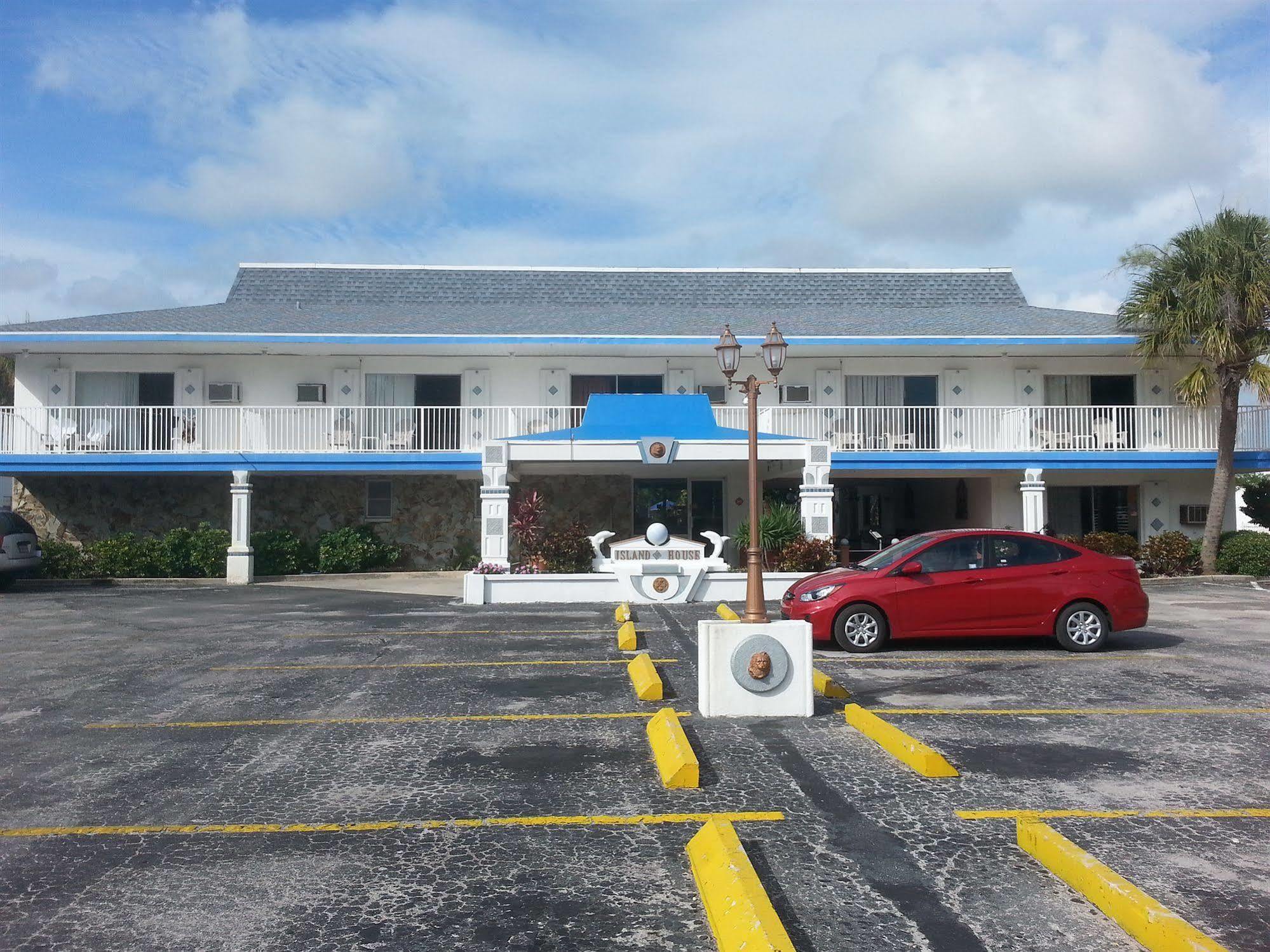 Island House Motel