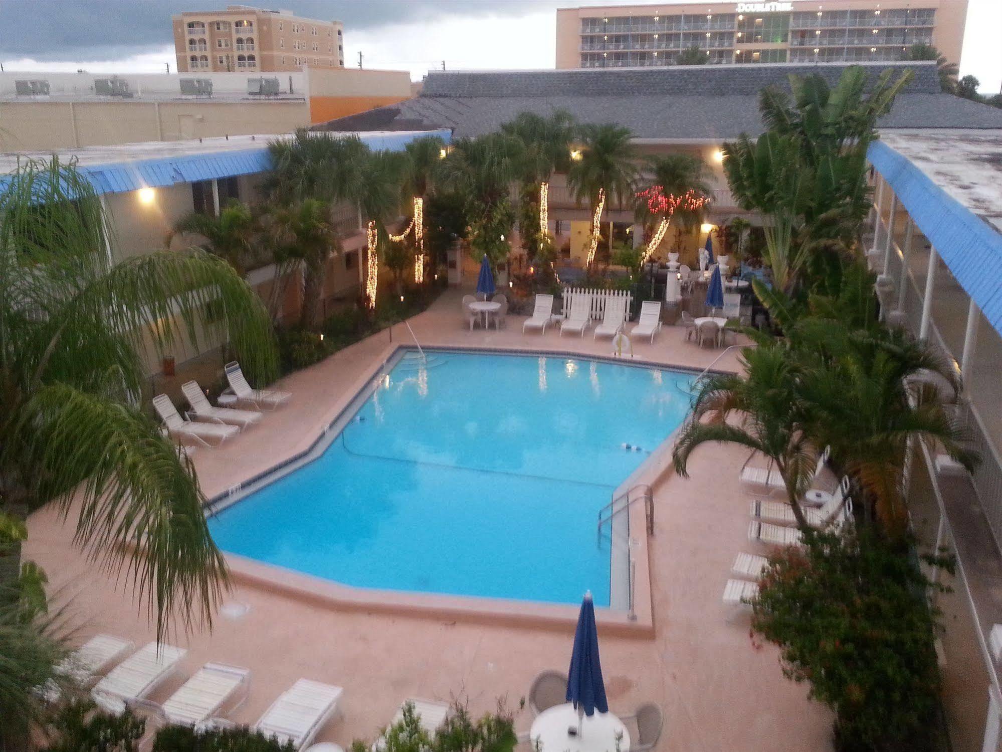 Island House Motel 2*