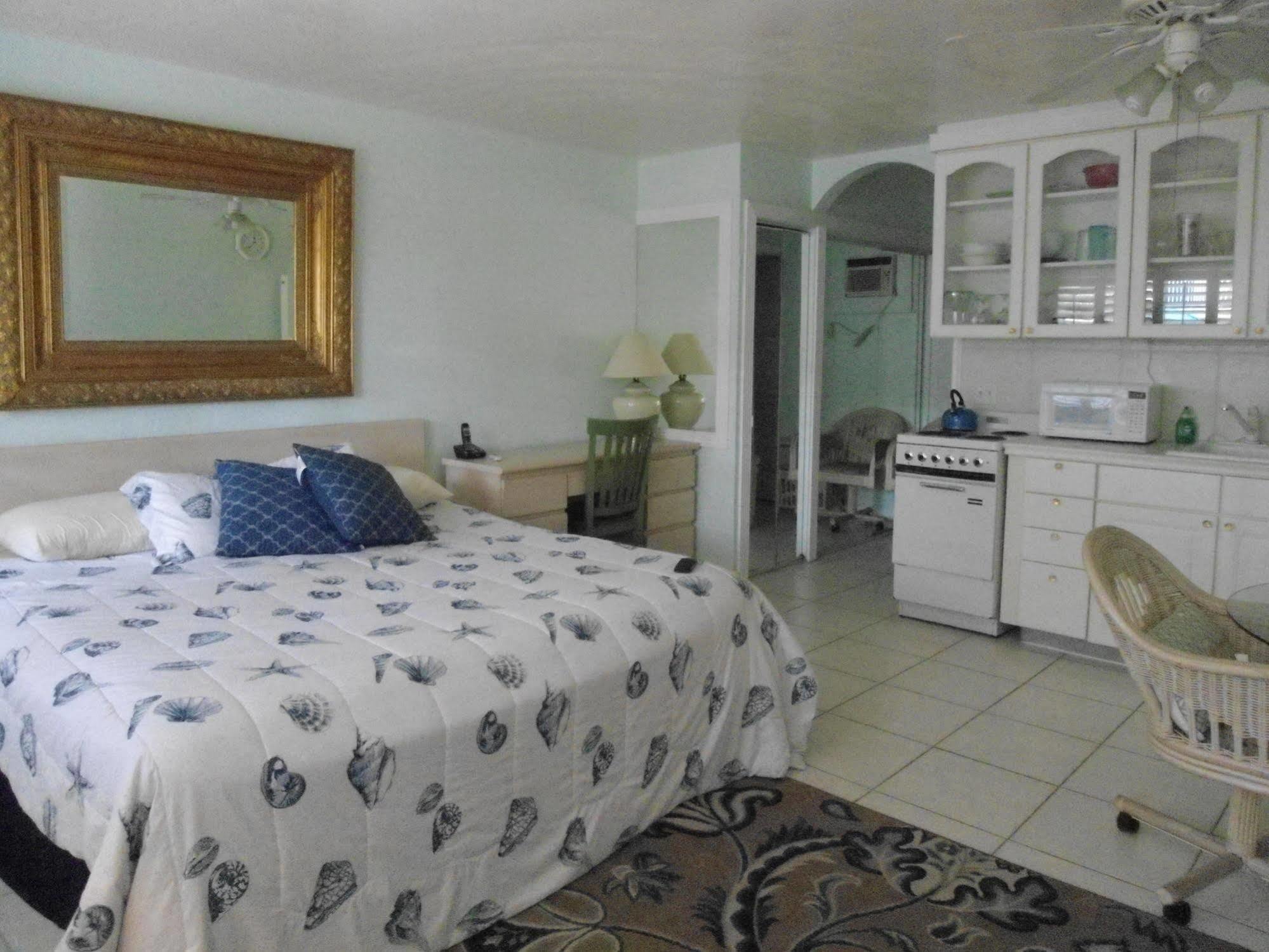 Aparthotel Malyn St. Pete Beach