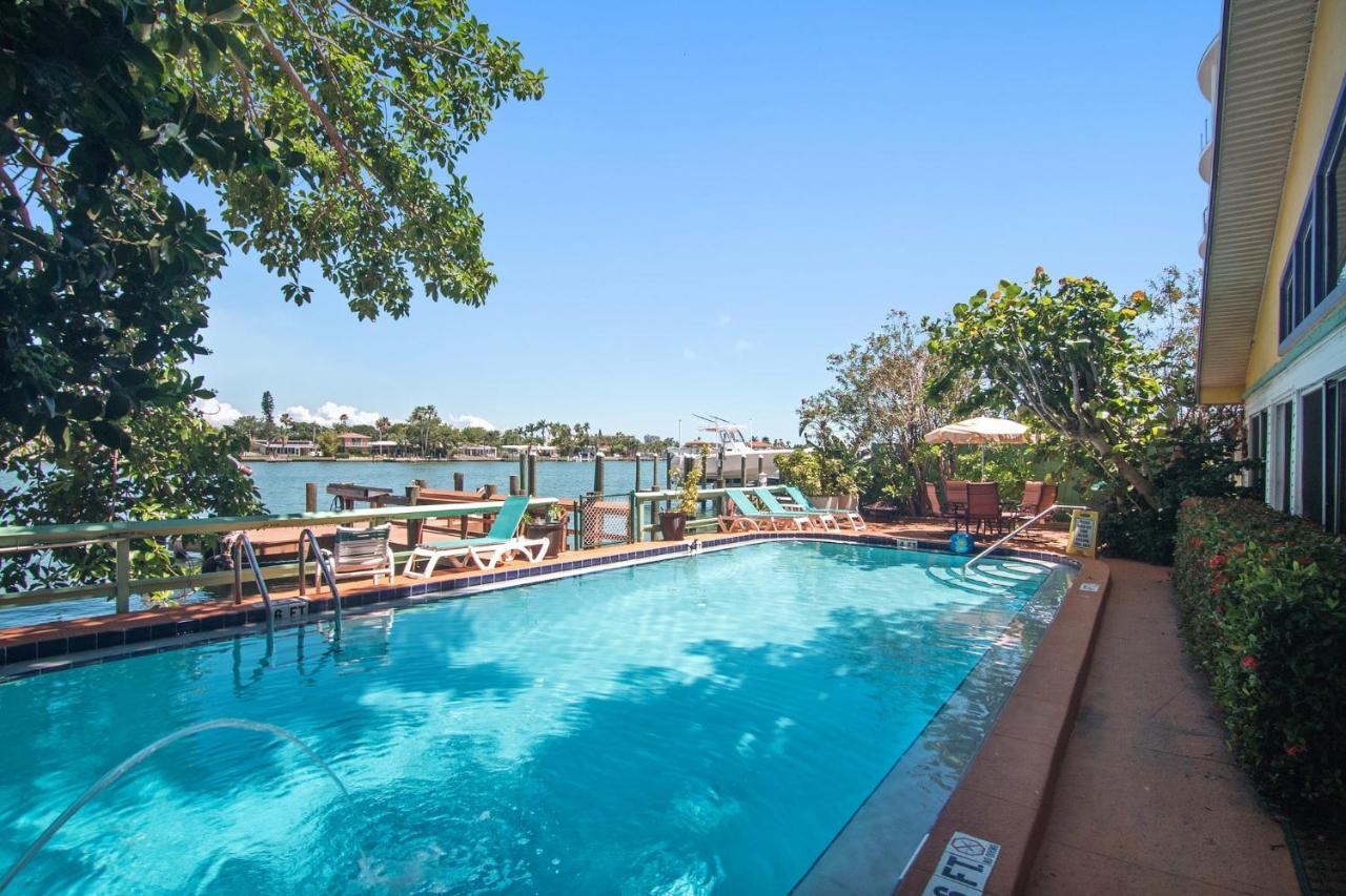 Affordable Beach - One Bedroom Dlx Apartment St. Pete Beach