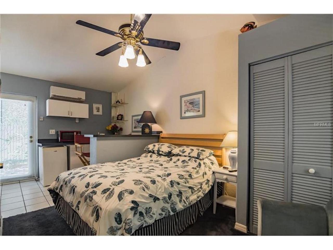 Affordable Beach Holiday home St. Pete Beach