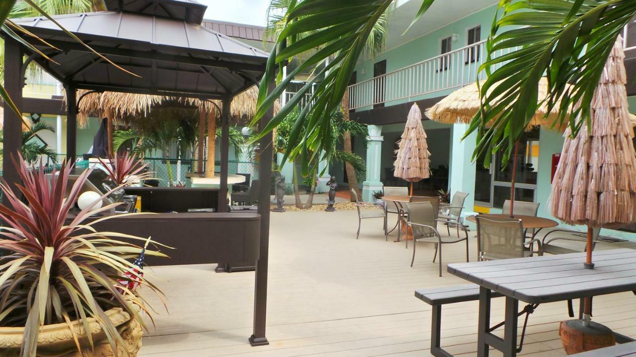 Island House Motel 2*