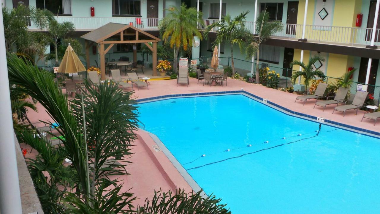 Motel Island House