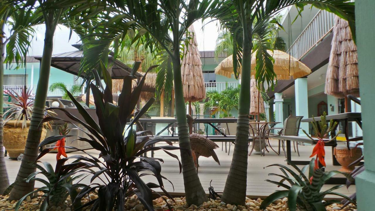 Island House Motel