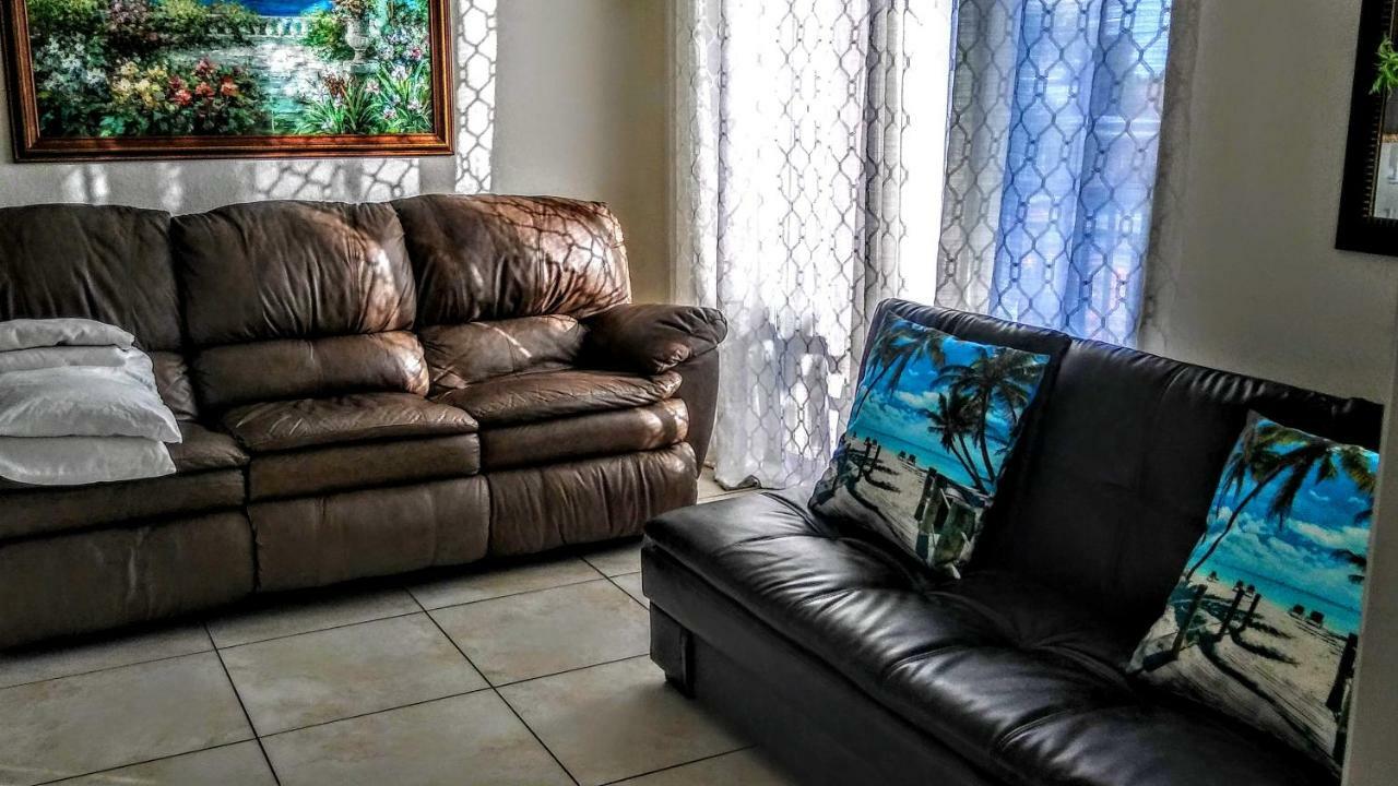 Mediterranean Three Story Townhouse Holiday home *