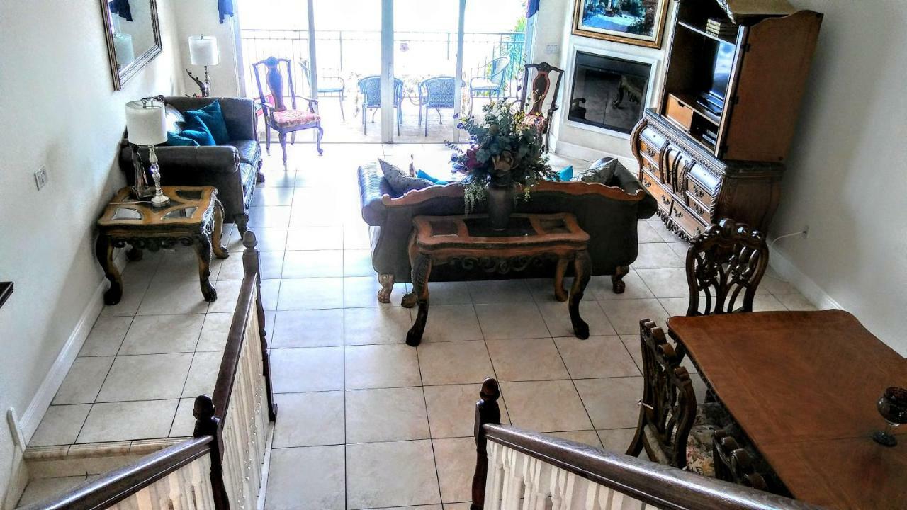 And Bay Mediterraneantownhouse Holiday home *