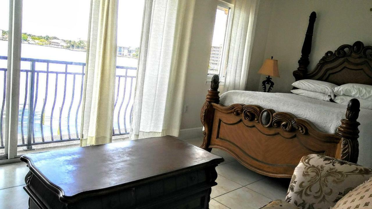 Mediterranean Three Story Townhouse Holiday home *