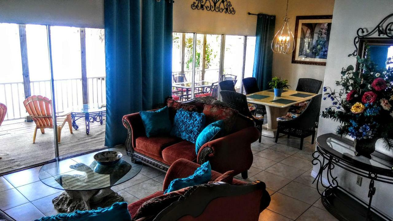 Apartment 3000 Sq Ft And Bay *