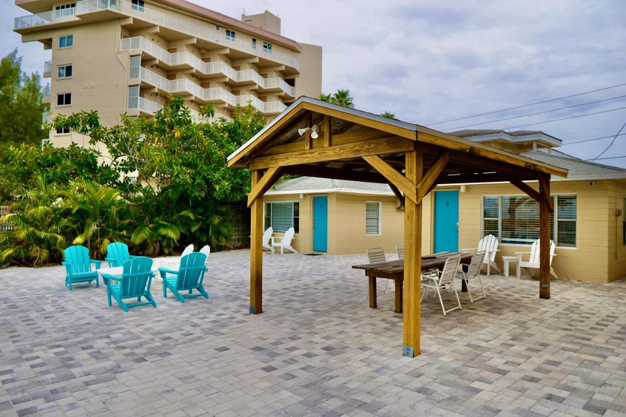 The Molloy - Treasure Island & Motel