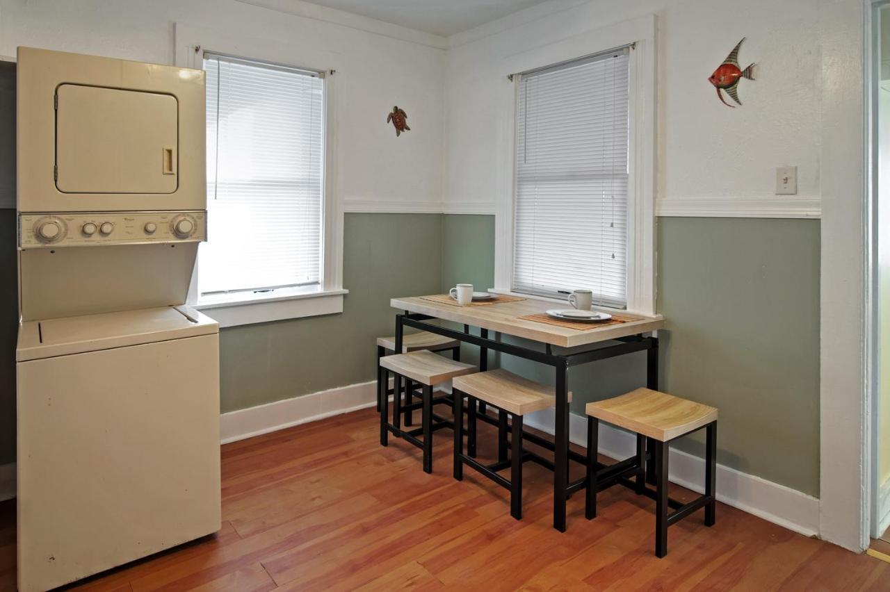 Holiday home Treasure Island Cottage, Near Boardwalk And Beach! St. Pete Beach