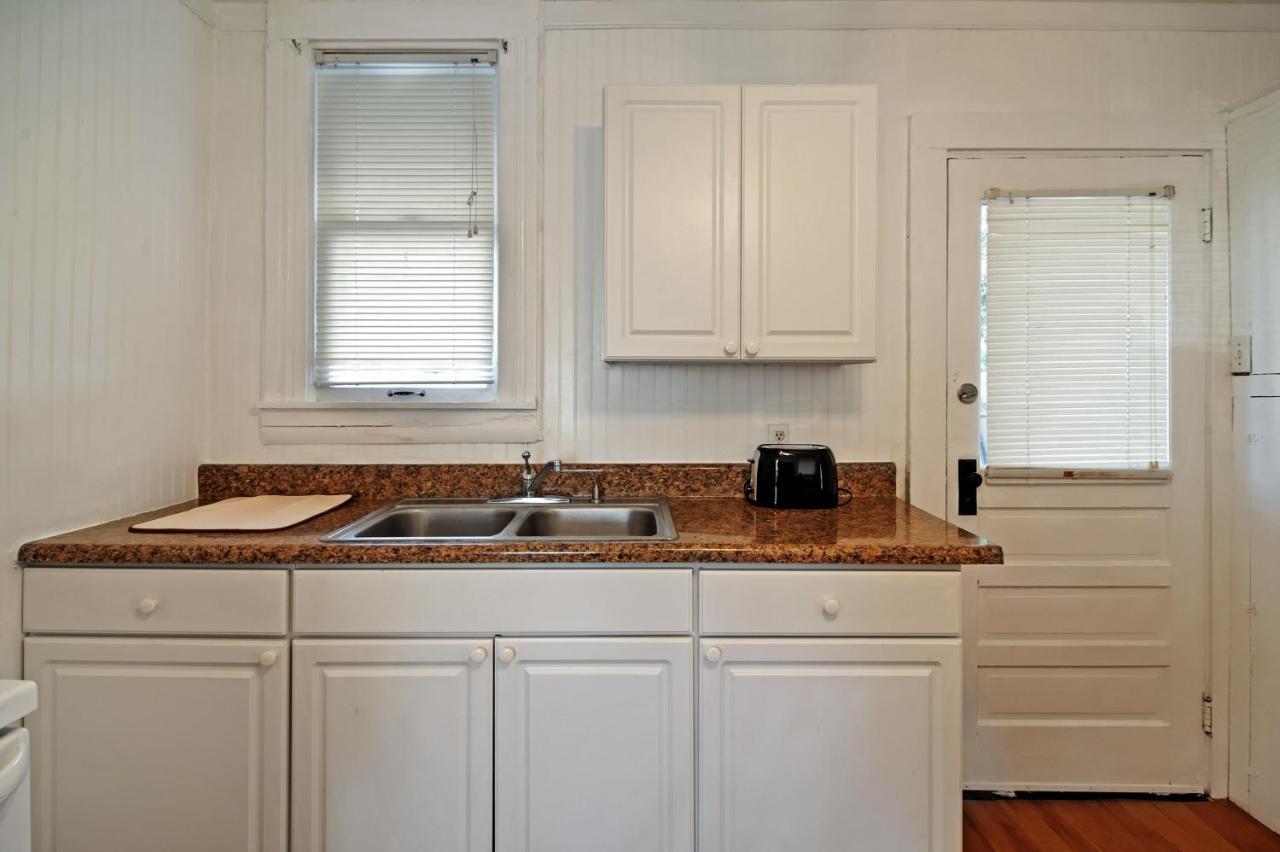 Treasure Island Cottage, Near Boardwalk And Beach! St. Pete Beach
