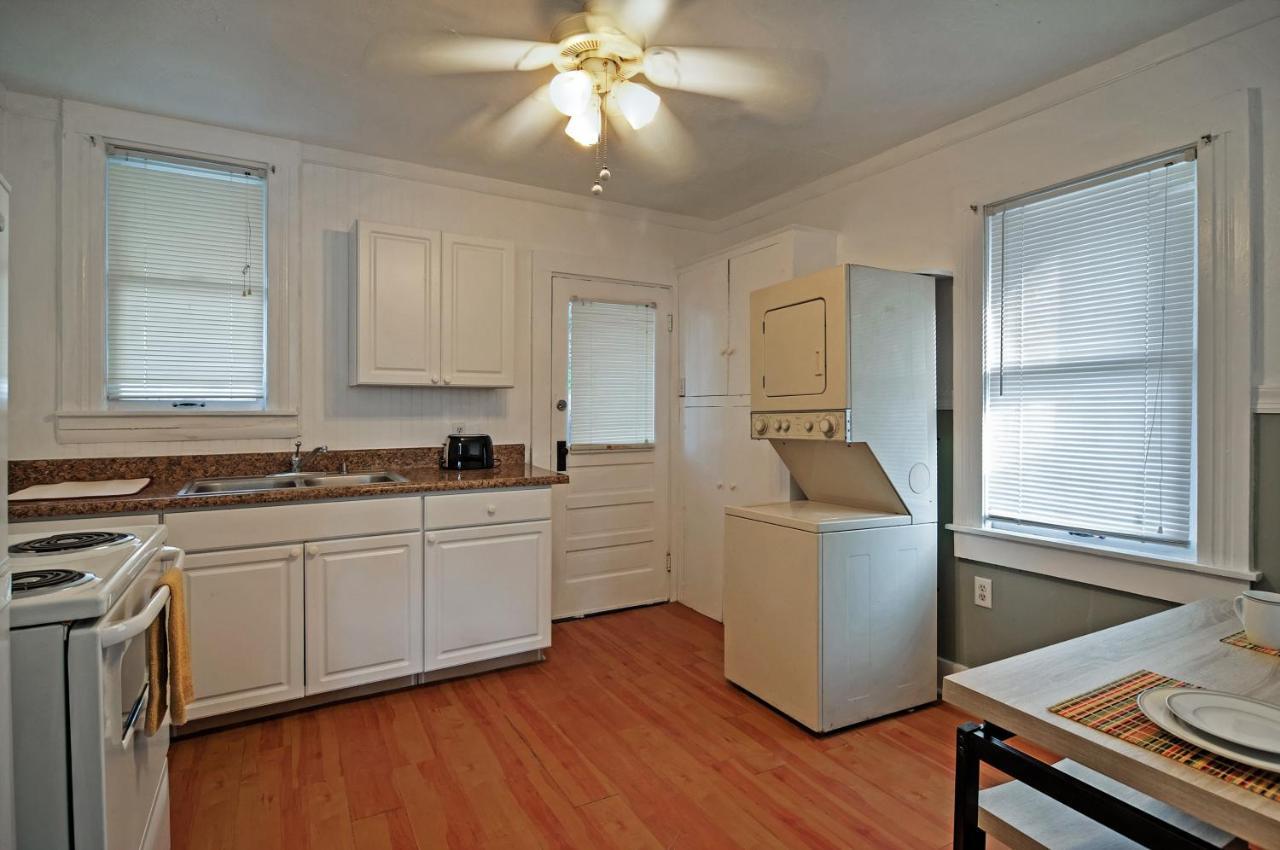 Holiday home Treasure Island Cottage, Near Boardwalk And Beach! St. Pete Beach