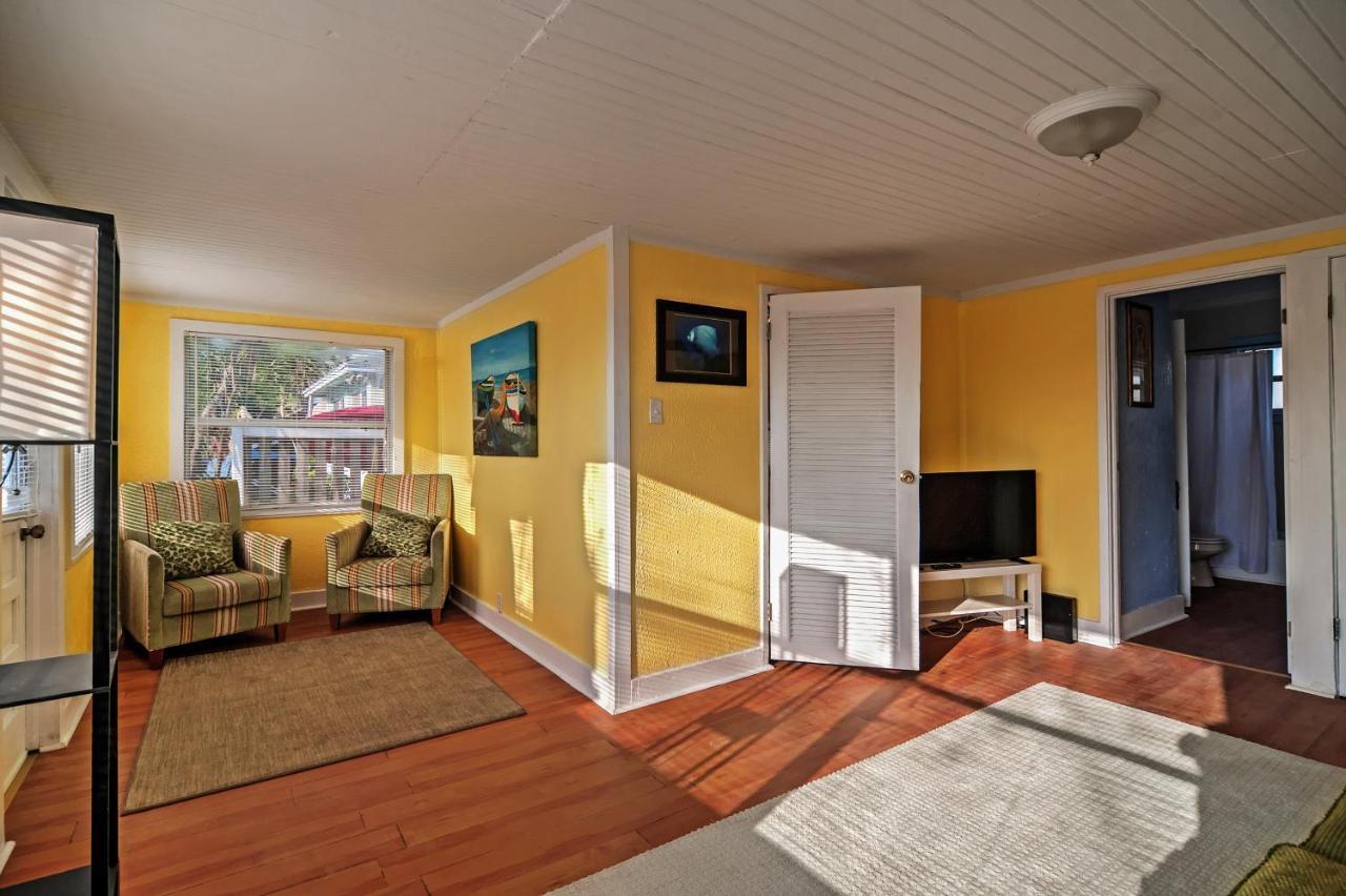 Treasure Island Cottage, Near Boardwalk And Beach! St. Pete Beach