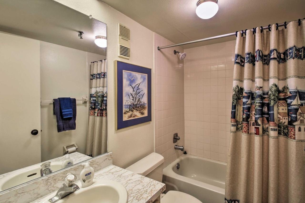 Coastal With Balcony Walk To Madeira Beach! St. Pete Beach