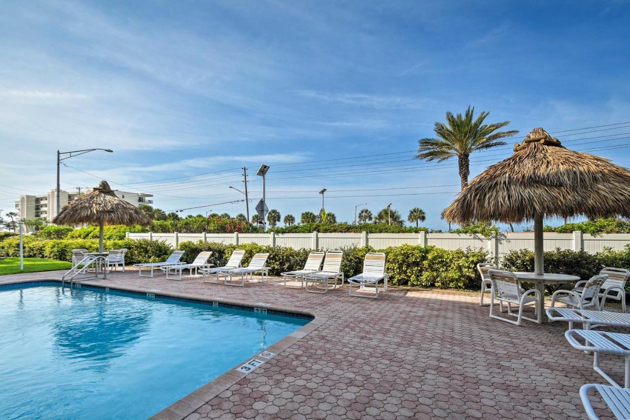 Apartment Coastal With Balcony Walk To Madeira Beach!